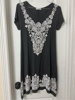 Exist gray and white scoop neck short sleeve western Boho tunic dress size S